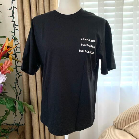 Uniqlo Mobile Suit GUNDAM 45th Anniversary UT Graphic T-Shirt in Black - Picture 9 of 14